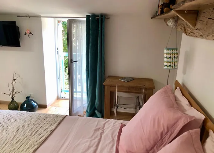 בית נופש Le Couette 4 Etoiles, Charme & Confort Chic Saint-Colombin