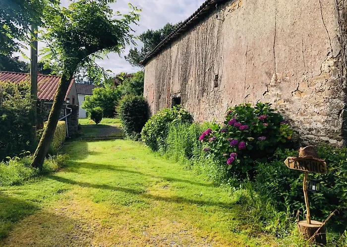 Le Couette 4 Etoiles, Charme & Confort Chic Saint-Colombin