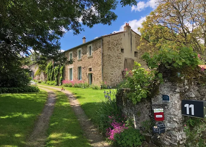 Le Couette 4 Etoiles, Charme & Confort Chic Saint-Colombin