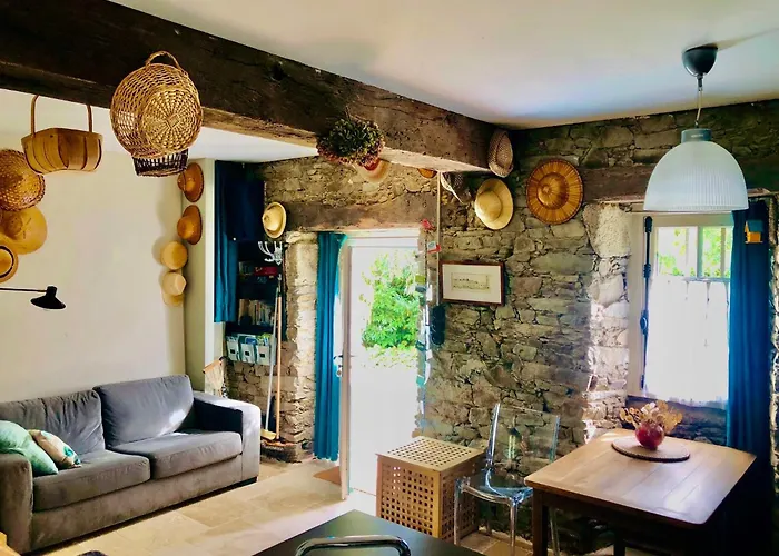 Le Couette 4 Etoiles, Charme & Confort Chic Saint-Colombin